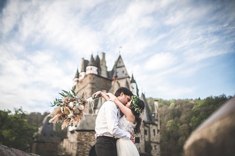 castle adventure wedding, adventure elopement, German wedding, adventure wedding photographer, alps elopement, castle wedding, fantasy wedding